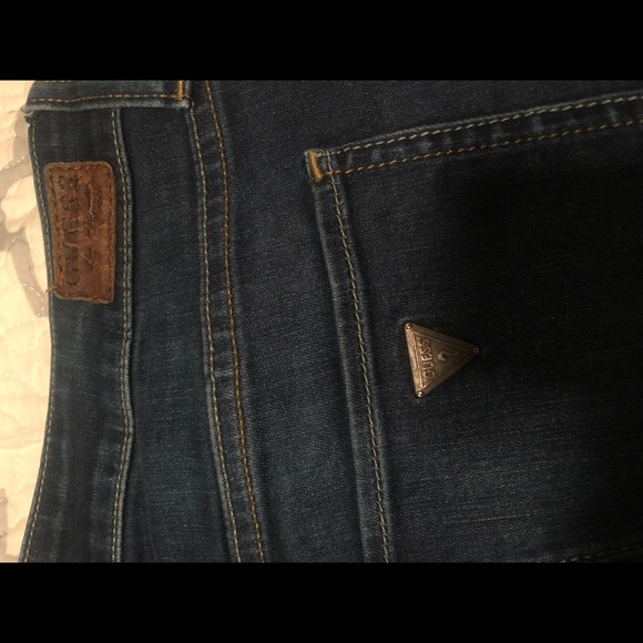 Guess Jeans - Picture 2 of 4